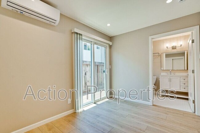 Building Photo - 368 Camille Ct