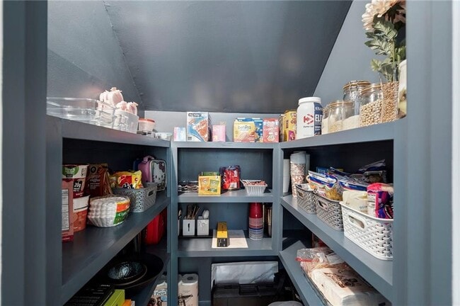 Building Photo - 2373 Virginia Pl NE