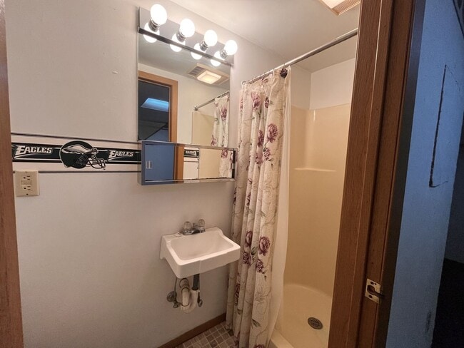 Building Photo - Woods Edge 3-Bedroom Townhome!