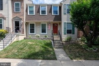 Building Photo - Stylish and Spacious Townhome with Open Floor Plan and Updated Kitchen