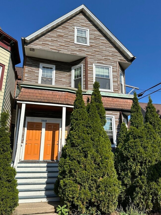 Building Photo - 3448 W Drummond Pl