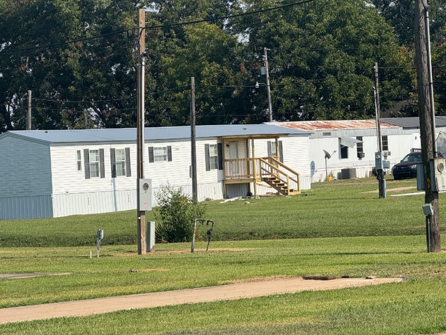 Building Photo - 3419 US-65