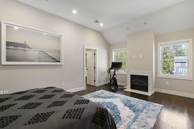 Building Photo - 265 Jackson St