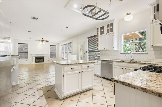 Building Photo - 2604 Stenson Dr