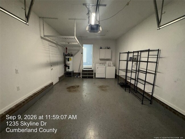 Building Photo - 1235 Skyline Dr