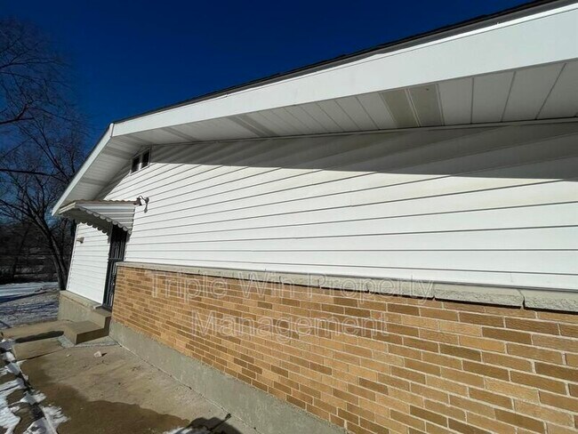 Building Photo - 11423 Ortega Dr