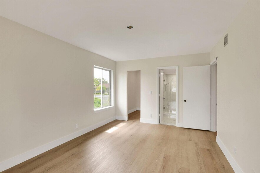 Building Photo - 6299 Chasewood Dr