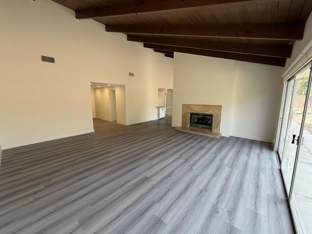 Building Photo - 5301 Dubois Ave