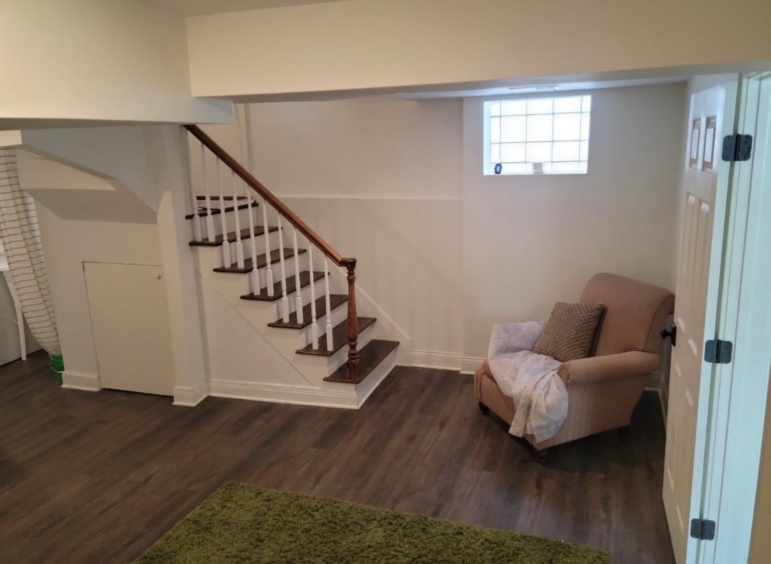 Building Photo - 556 Lincoln St