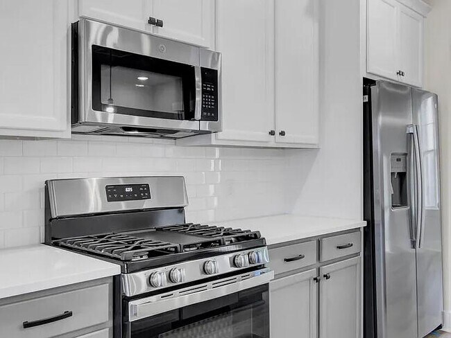 Building Photo - 1046 Old Cypress Run