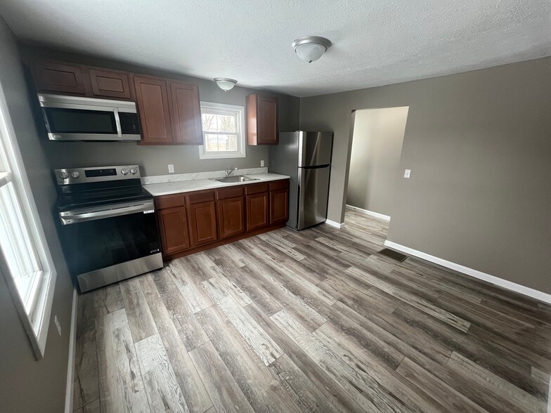 Building Photo - 638 Sherman St