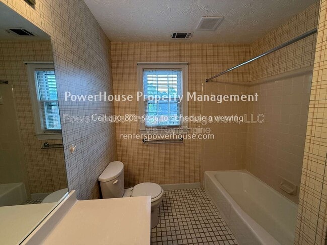 Building Photo - 3209 Henderson Walk
