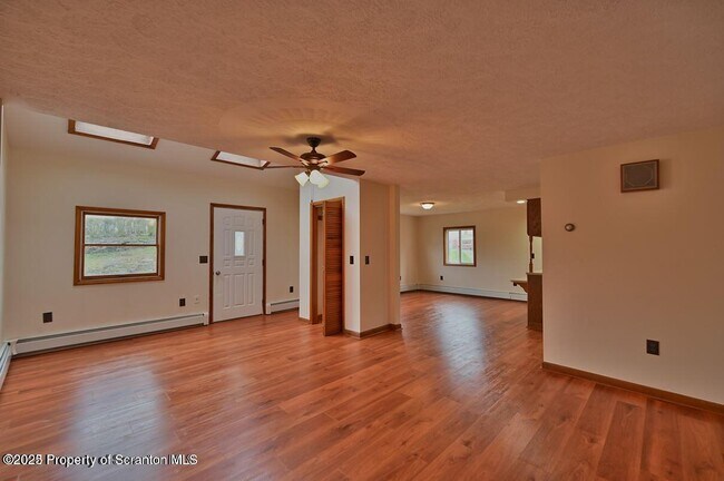 Building Photo - 189 Johnson St