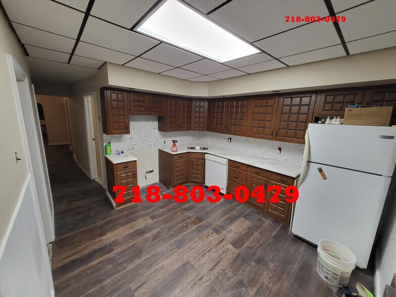 Building Photo - 97 W 54th St