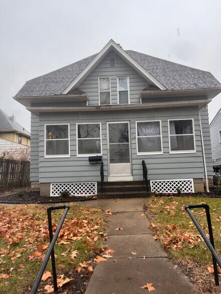 Building Photo - 719 E Bloomington St
