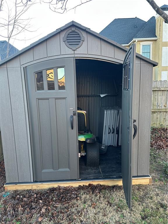 Building Photo - 4500 SW Swinton Dr