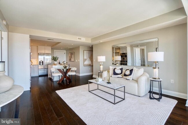 Building Photo - 925 N Fairfax St