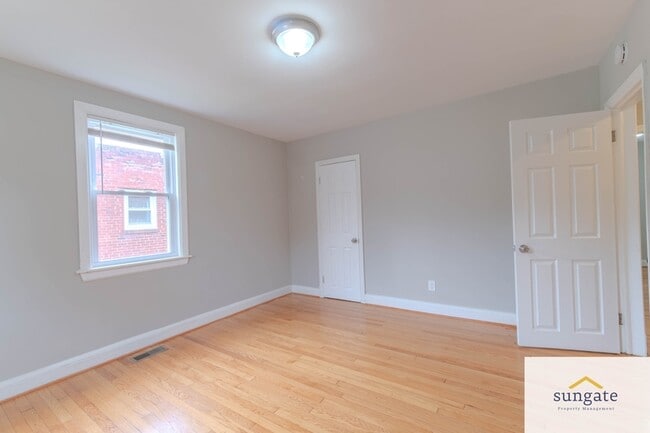 Building Photo - 615 Winston Ave