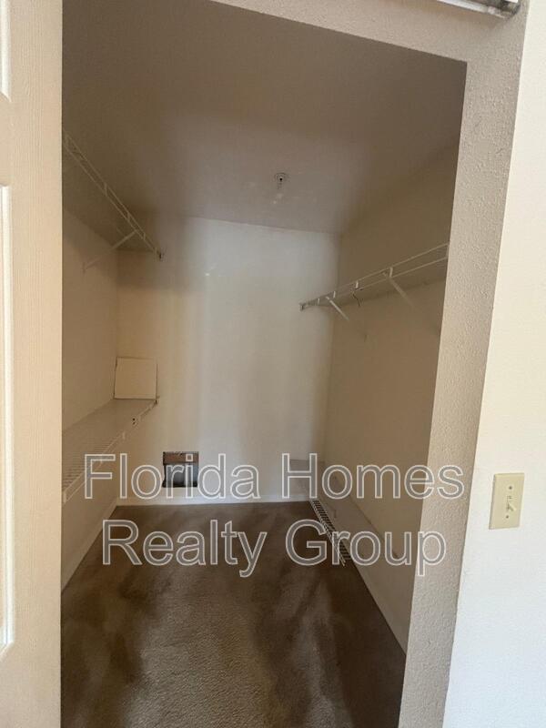 Building Photo - 11480 Villa Grand