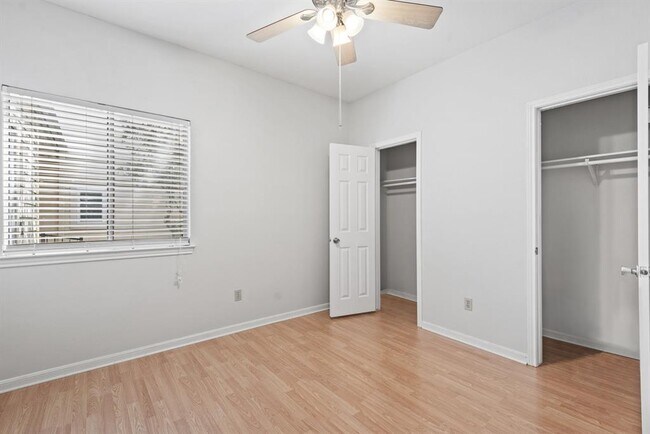 Building Photo - 307 Cuernavaca Dr N