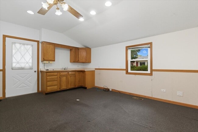 Building Photo - 69 E Grand Ave