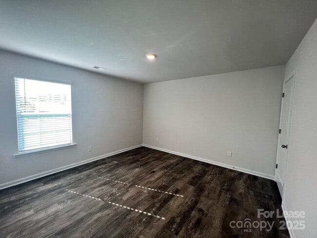 Building Photo - 7868 Whispering Strm Dr