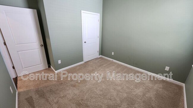 Building Photo - 731 Liberty Walk Ln