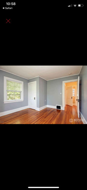 Photos of room available- empty - 9 Union Ave NE