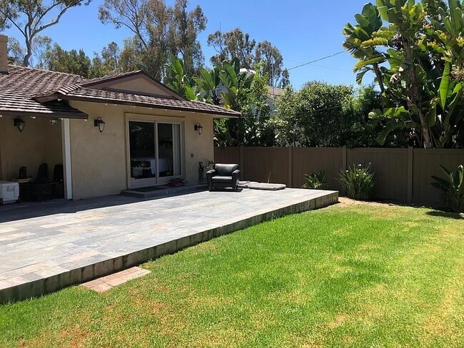 Building Photo - 3329 Palos Verdes Dr N