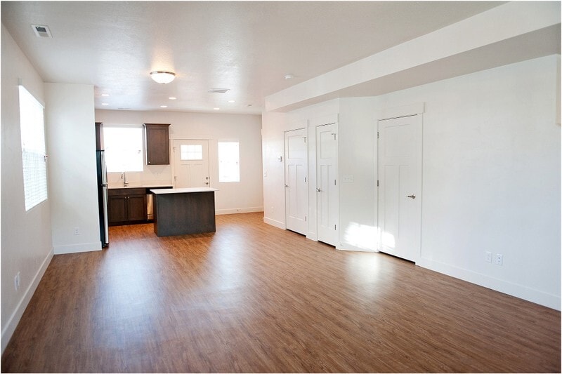 Building Photo - 390 W 200 N