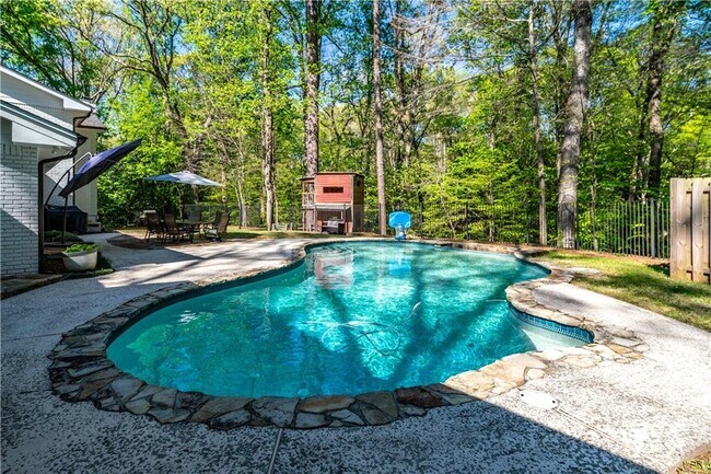 Building Photo - 4115 Glen Devon Dr NW