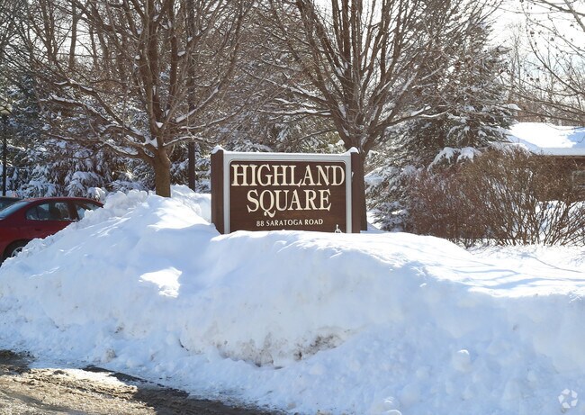 Building Photo - Highland Square