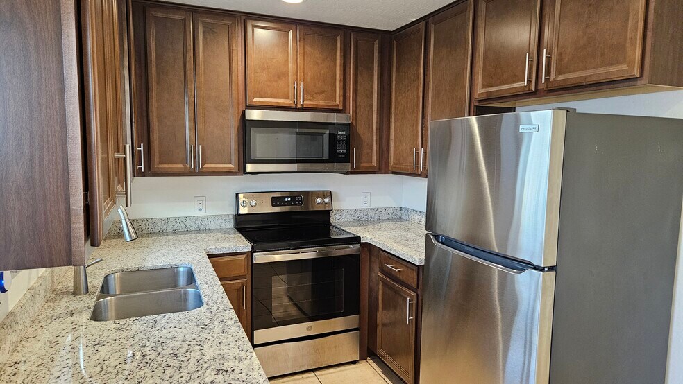 Kitchen2 - 862 E 4th Pl