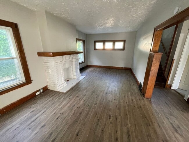 Building Photo - SECTION 8 and EDEN ACCEPTED!! Newly Renovated 4BR Home with Tons of Space!