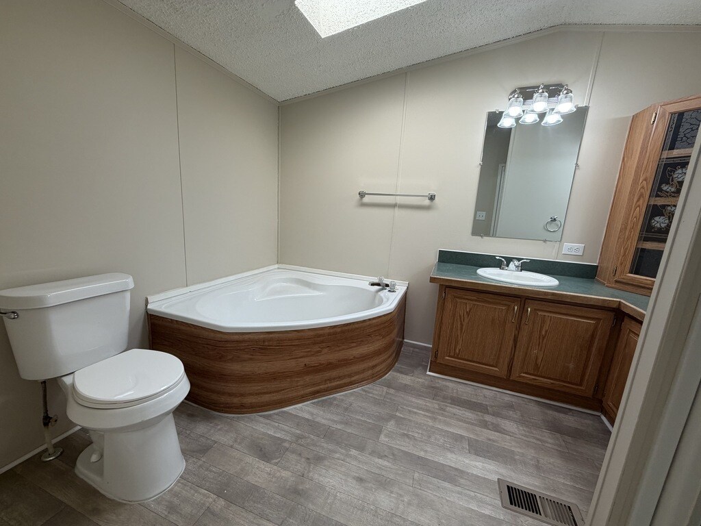 Building Photo - 38010 St Tropez Dr