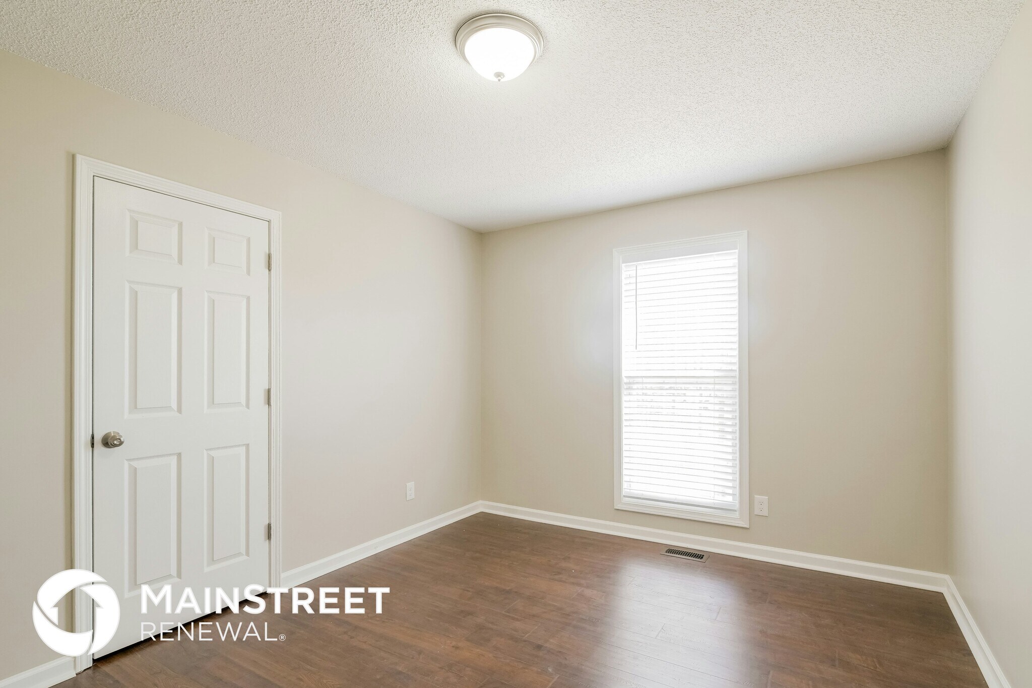 Building Photo - 10 Wisteria Dr