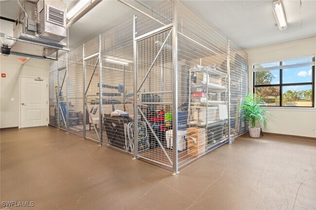 Building Photo - 9123 Strada Pl