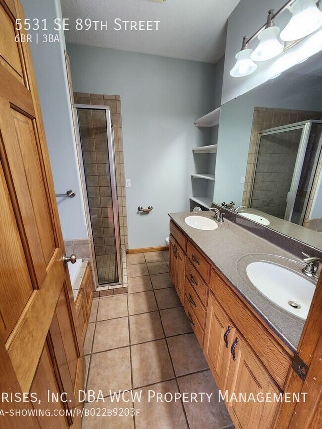 Building Photo - 5531 SE 89th St