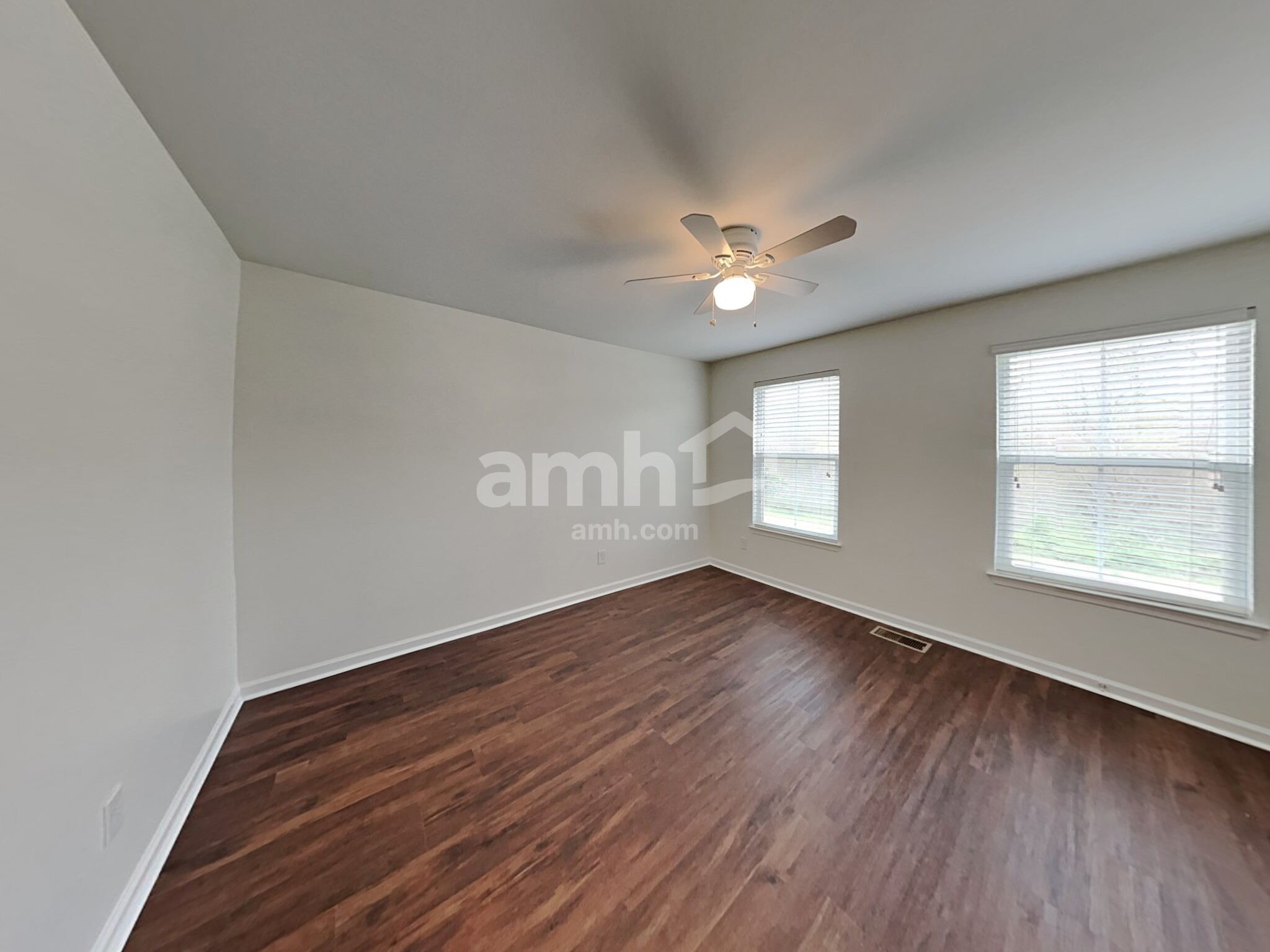 Building Photo - 7184 Kenyon Dr