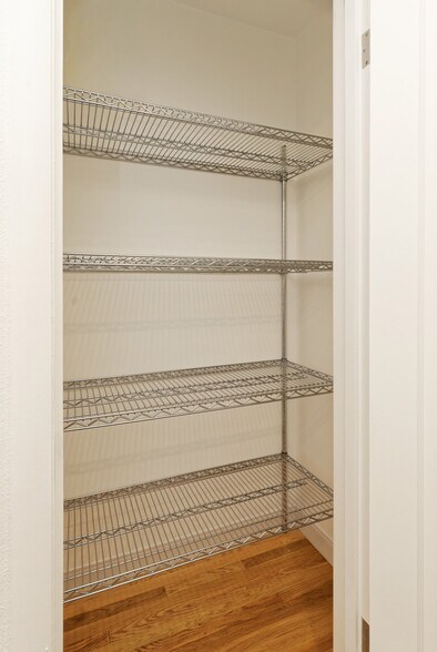 Building Photo - 6152 Overdale Ave