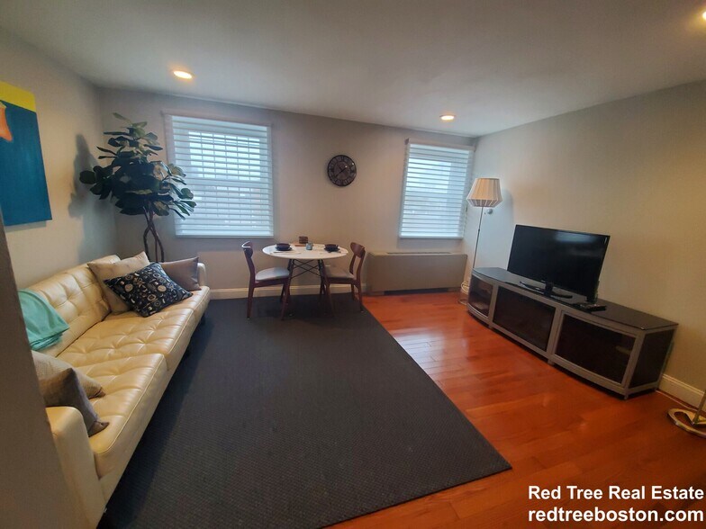 Building Photo - 20 Bowdoin St