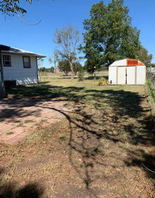 Building Photo - 1565 FM 35