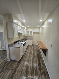 Building Photo - 220 12th St