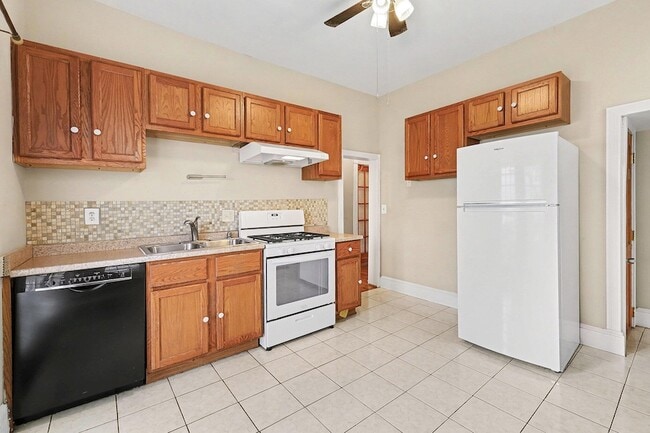 Building Photo - 222 Sterrett Ave