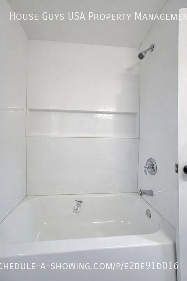 Building Photo - 11409 E 31st St S