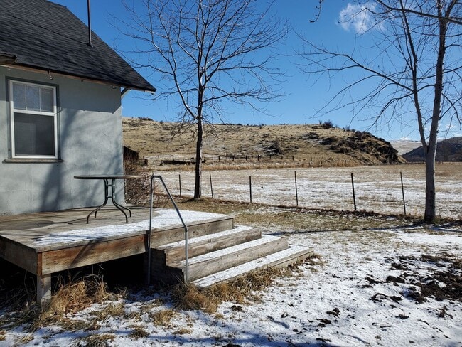 Building Photo - 58410 High Valley Rd