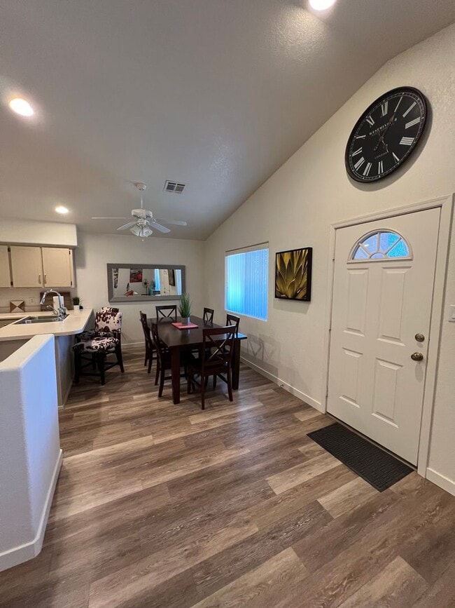 Building Photo - FURNISHED SHORT TERM RENTAL!