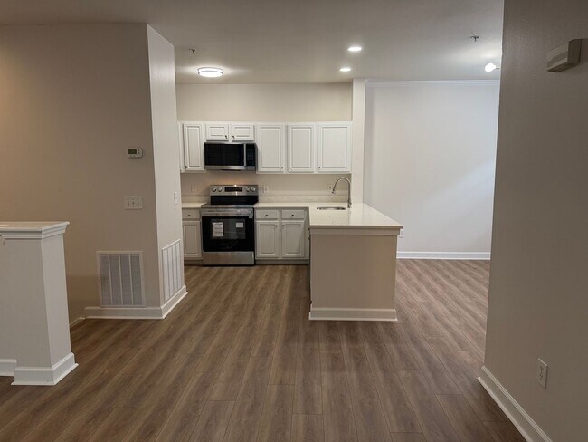Building Photo - Newly Remodeled Condo at The Preserve at Indigo Run!