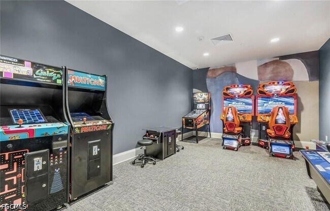Building Photo - 14255 Pine Lodge Ln