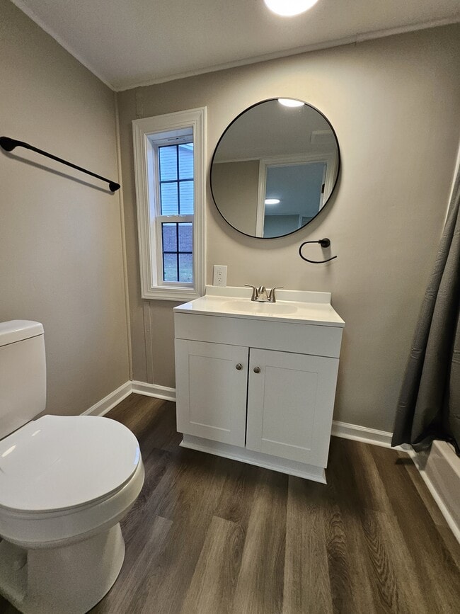 Building Photo - 118 Oakridge Dr